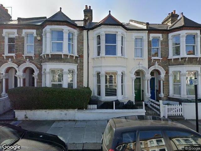 Room for rent in Blenheim Gardens Estate, Greater London