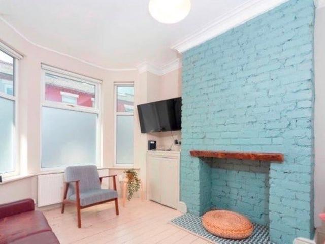 Room for rent in St. Johns, Manchester