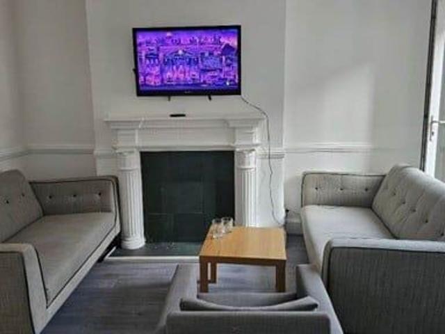 Room for rent in Cavern Quarter, Calderstones