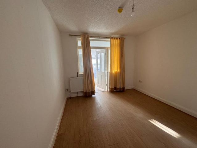 Room for rent in Gants Hill, Greater London