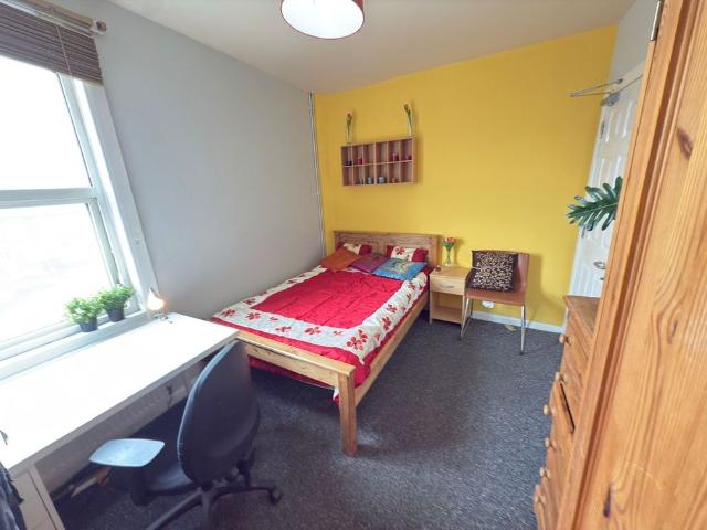 Room for rent in Newtown, Reading