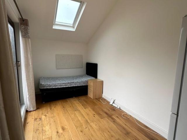 Room for rent in Gants Hill, Greater London