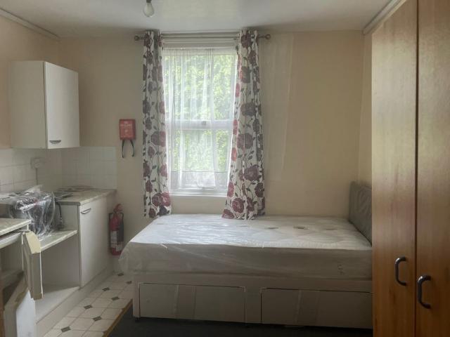 Room for rent in London Borough of Hounslow, Greater London