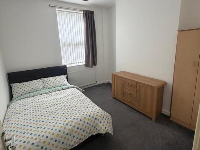 Room for rent in Fairfield, Calderstones