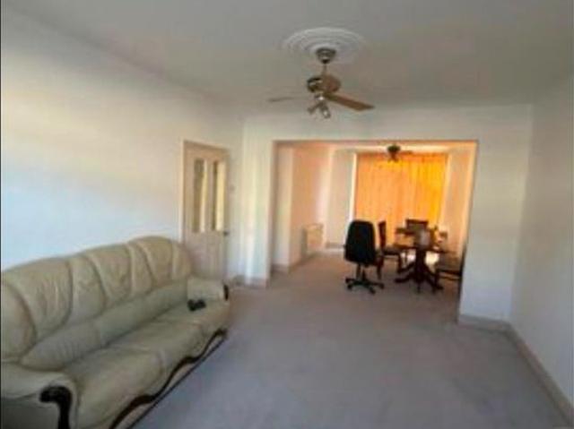 Room for rent in Plashet, Greater London