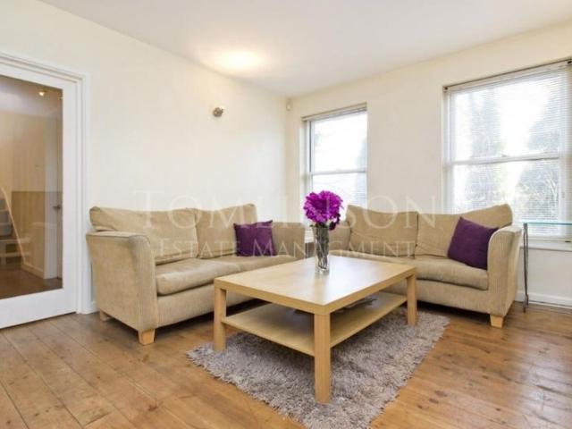 Room for rent in Lenton Abbey, Haddon