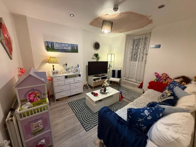 Room for rent in Gants Hill, Greater London