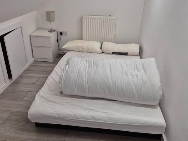 Room for rent in Lane, Greater London