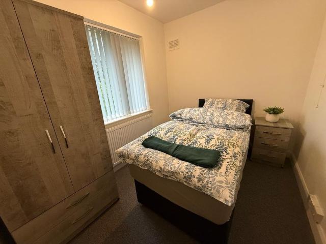 Room for rent in Sutton Coldfield, Isle Of Man