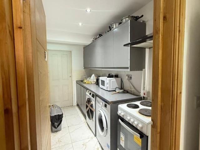 Room for rent in Lane, Greater London