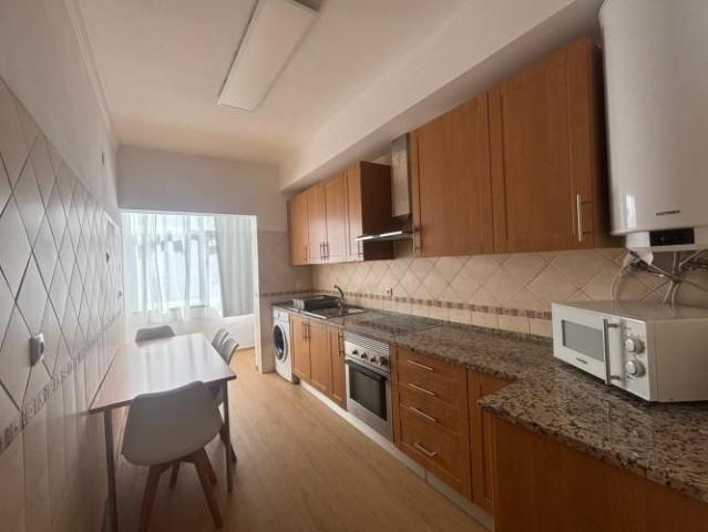Quarto alugar em Torcatas, Almada
