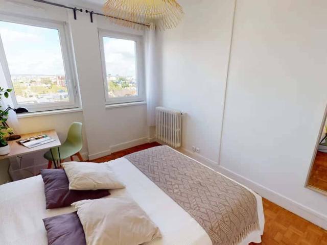Studio location à Quartier Cœur de Ville, Courbevoie