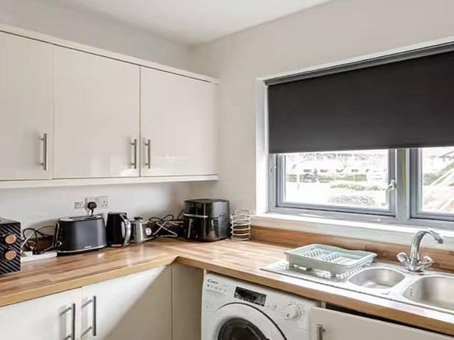 Room for rent in Thames View, Greater London