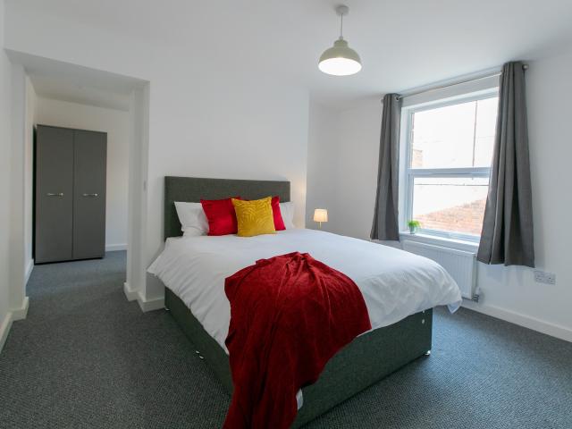 Room for rent in Kings Barton, Gloucester