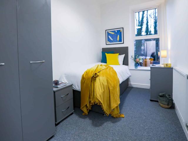 Room for rent in Kings Barton, Gloucester