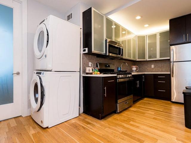 Room for rent in Arverne, New York