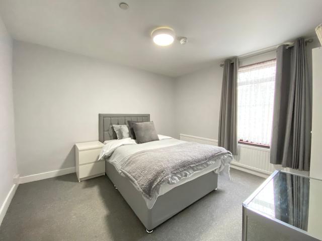 Room for rent in New Town, Monks Orchard