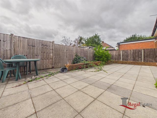 Room for rent in South Stanmore, Greater London