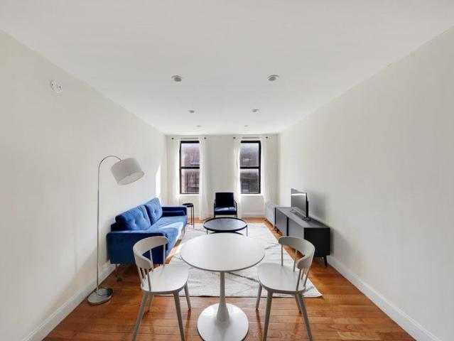 Room for rent in Arverne, New York