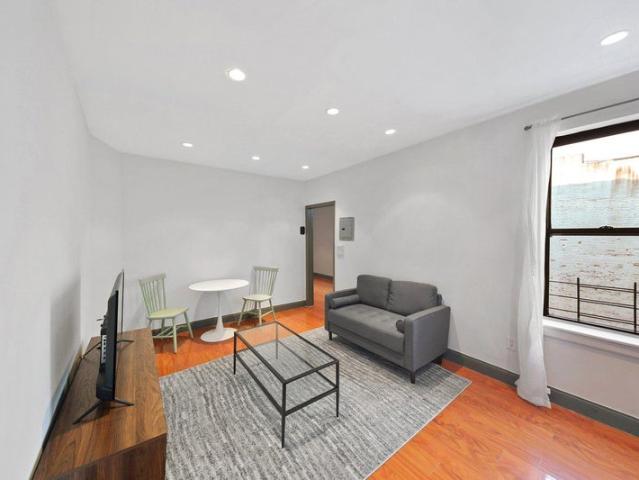 Room for rent in Arverne, New York