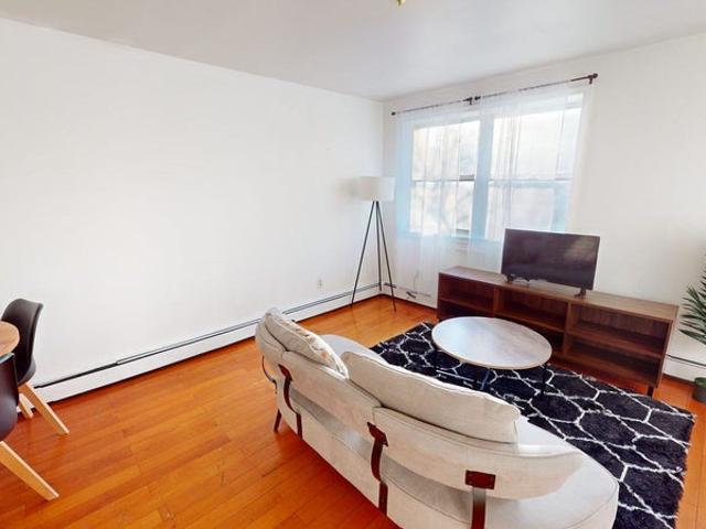 Room for rent in Arverne, New York
