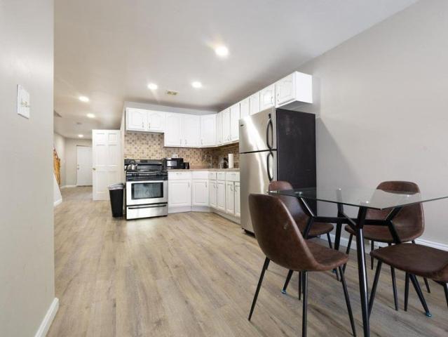 Room for rent in Arverne, New York