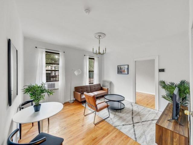 Room for rent in Arverne, New York