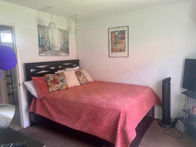 Room for rent in Huntington Beach, California