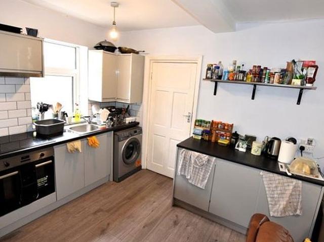 Room for rent in Burley, West Yorkshire