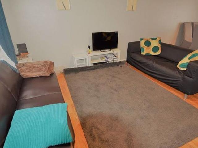 Room for rent in Kirkstall, West Yorkshire