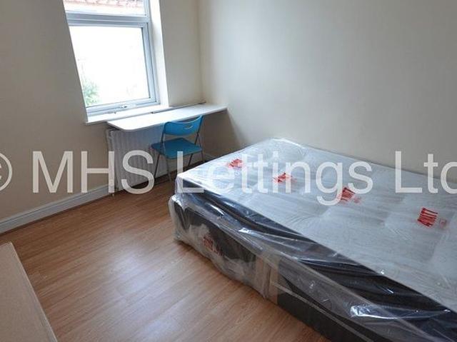 Room for rent in Burley, West Yorkshire