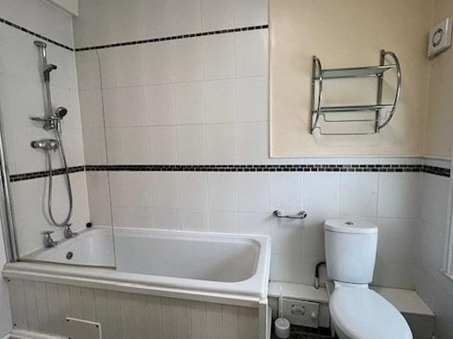 Room for rent in Far Headingley, Weetwood