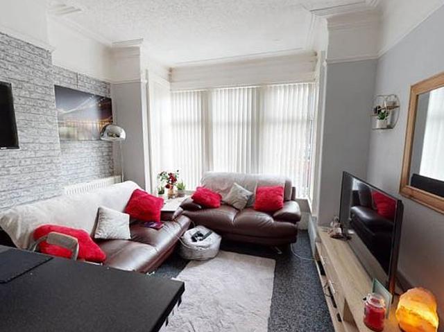 Room for rent in Beckett Park, Headingley