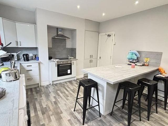 Room for rent in Burley, West Yorkshire
