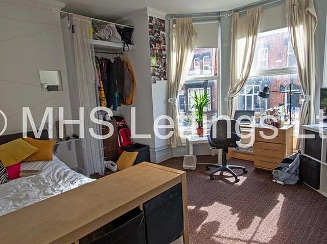 Room for rent in Woodhouse Cliff, Leeds