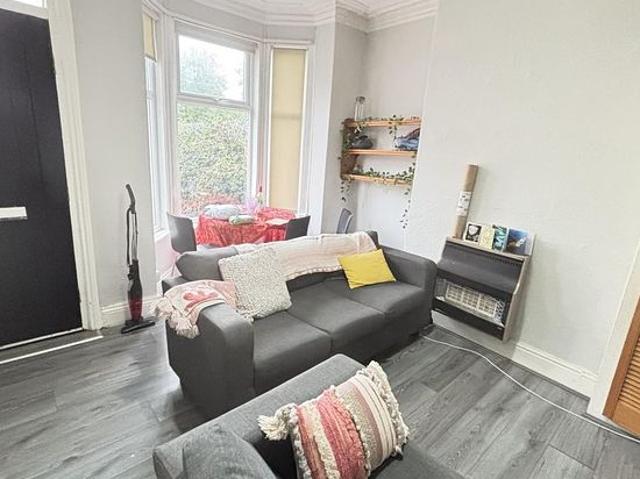 Room for rent in Burley, West Yorkshire