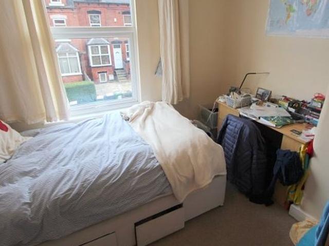 Room for rent in Hyde Park, Leeds
