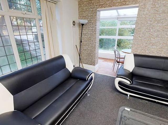 Room for rent in Beckett Park, Headingley