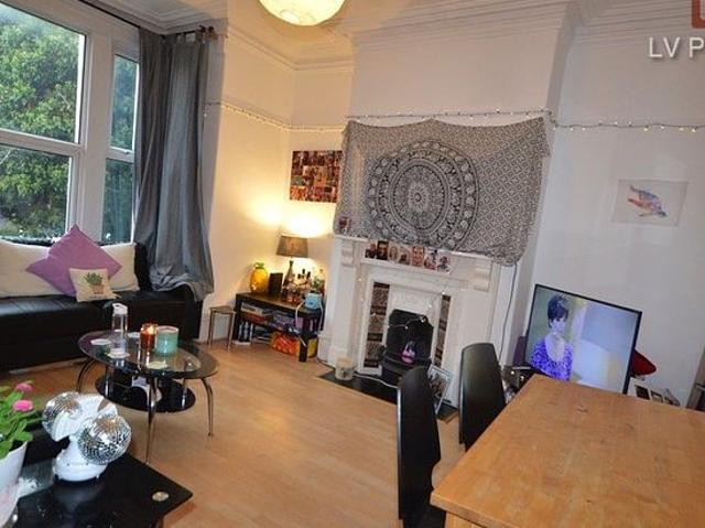 Room for rent in Beckett Park, Headingley