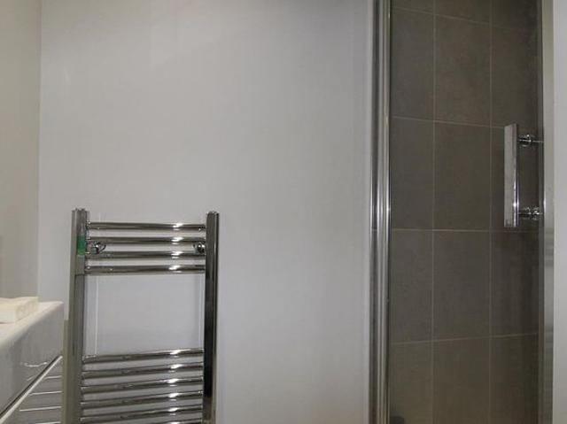 Room for rent in Roundhay, West Yorkshire