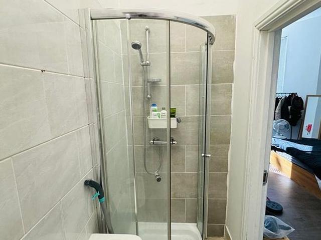 Room for rent in Little Woodhouse, Leeds