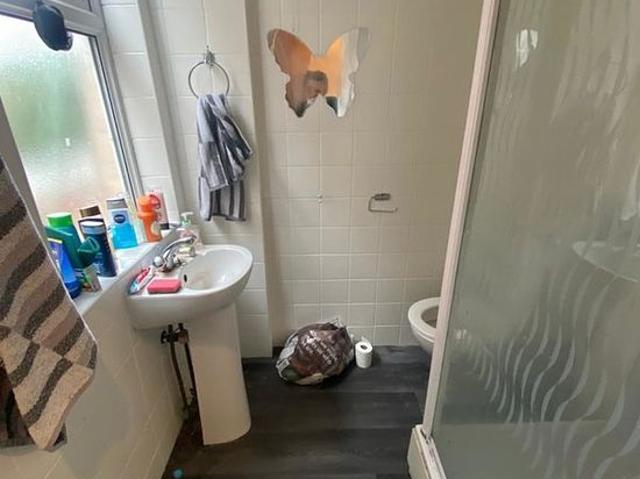 Room for rent in Little Woodhouse, Leeds