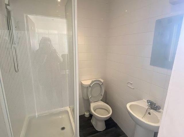 Room for rent in Little Woodhouse, Leeds