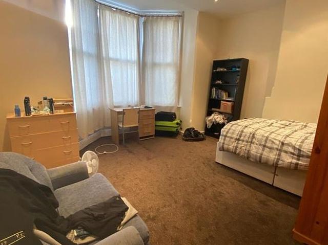 Room for rent in Little Woodhouse, Leeds