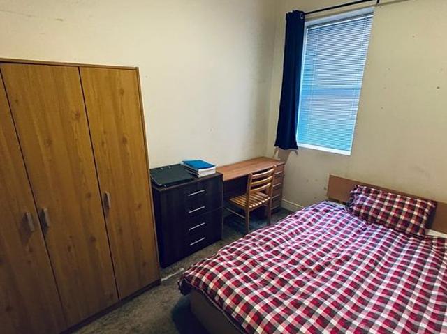 Room for rent in Little Woodhouse, Leeds