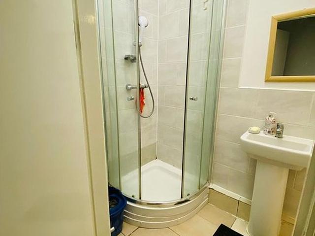 Room for rent in Little Woodhouse, Leeds