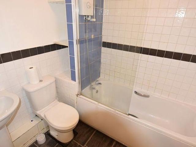 Room for rent in Burley, West Yorkshire