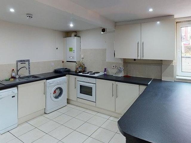 Room for rent in Burley, West Yorkshire