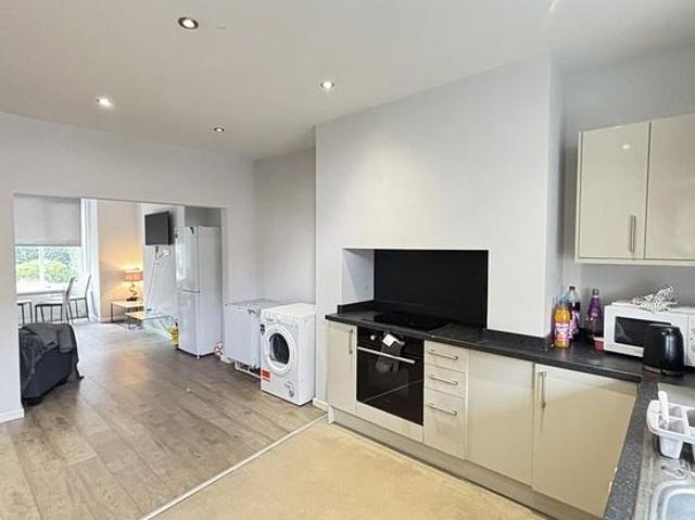Room for rent in Burley, West Yorkshire