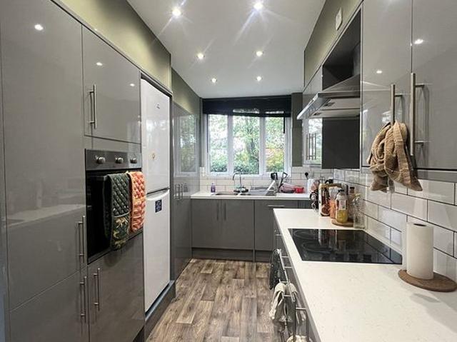Room for rent in Beckett Park, Headingley